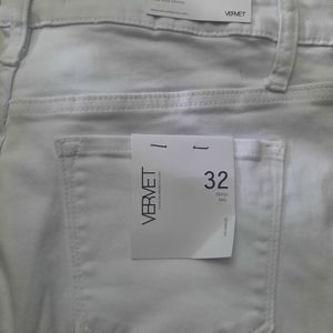 Size 32/15 White Vervet Denim